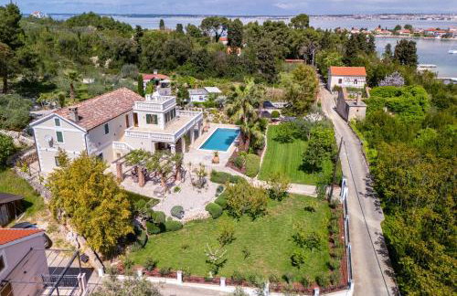 Aurora Lukorana - Photo 50