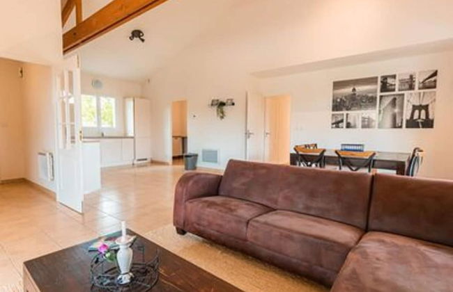 Spacious and Modern Villa With Large Garden and BBQ Area - Foto 26