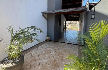 Casa Iguassu - Casa com churrasqueira e piscina em Foz do Iguaçu - Lazer para família e amigos - Foto 8