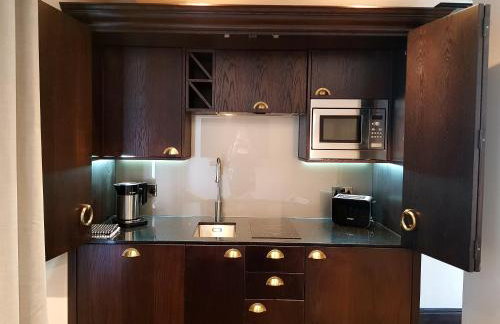 The Queens Head, Parkside Apartment 4 - Photo 9