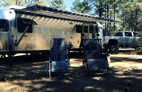 Huge Airstream is Perfect for a Family Getaway - Foto 1
