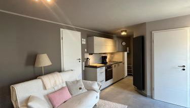 Helle Souterrain-Wohnung mit eigenem Eingang - Foto 2