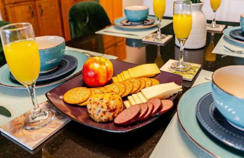 2 Bed Apt w/ Office, Free Parking, Near Wrigley - Foto 7