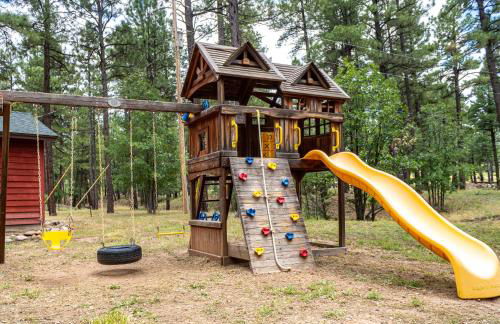 The Lodge Large Cabin, 17 Acres, Playground, Forest Access - Foto 3