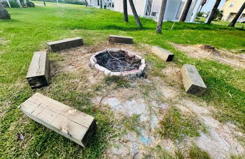 Beachside Get-A-Way - Walk to the Beach - 3 Bedroom 2 Bath - Foto 45