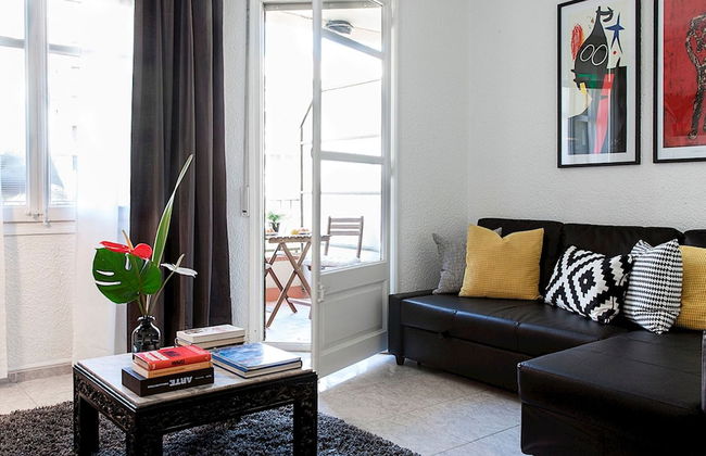 Prime Eixample Hideaway 6 Guests With Balcony by Myrentalhost - Foto 2