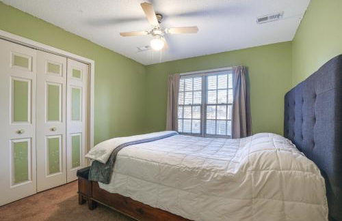 Lovely Fayetteville Home Deck and Fireplace! - Foto 16