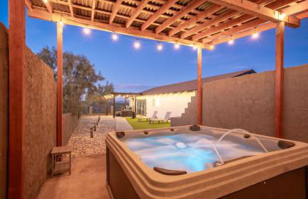 Desert Villa - EV, Hot Tub, Grill, Bar, Games, RV Parking in Twentynine Palms Downtown - Foto 57