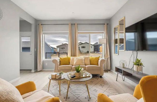 Luxury Modern Home - Livingstone - Photo 4