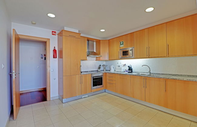 Albufeira Modern 1 With Pool by Homing - Photo 9