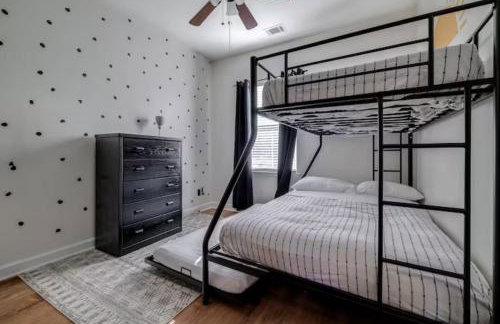 Honey, I’m Home near Savannah - Seen on HGTV - Photo 9