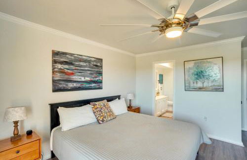 St Helena Island Retreat with Deck Walk to Beach - Foto 11