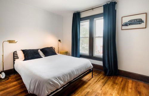 Luxe Mid-Century Styled Historic Townhouse #1 - Foto 20