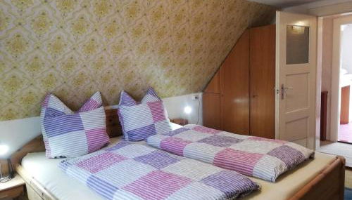 uriges Ferienhaus in Weißenburg Einbauküche und Garten - Foto 3, wardrobe