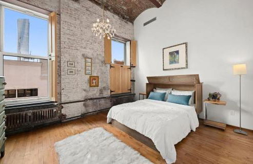 Sun-Filled Luxury Historic 2 Bedrooms apto - Photo 1