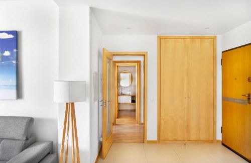 Apartamento no Condomínio Baia Village com Piscina - Foto 12