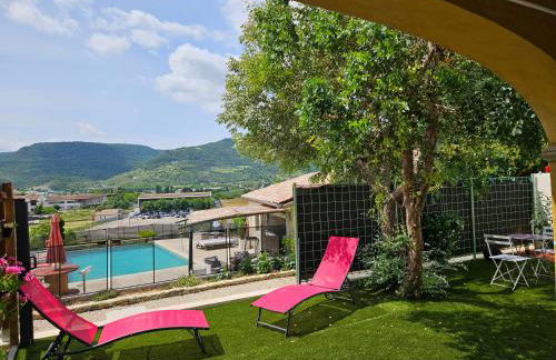 Le Coin Charmant - vue montagnes et jacuzzi privé - Foto 13