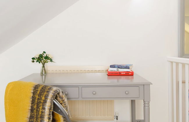 Beautiful Georgian Home in the Heart of Chichester - Photo 14