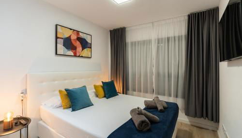 One80 Residences New Modern Apartment with amazing sea view to Gibraltar & Africa - Photo 3