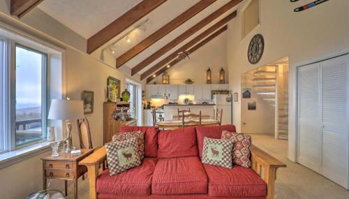 Hike, Fish and Ski Beech Mtn Condo with Balcony - Foto 3