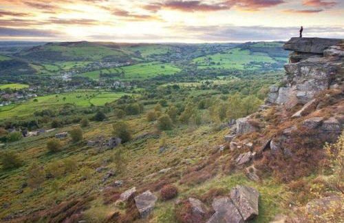 Characterful 2 bed cottage in excellent location - Photo 41