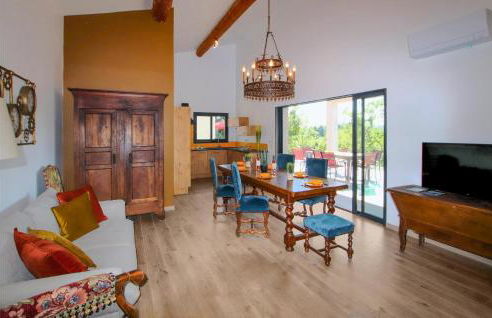 Gorgeous Home In Labeaume With Kitchen - Photo 3