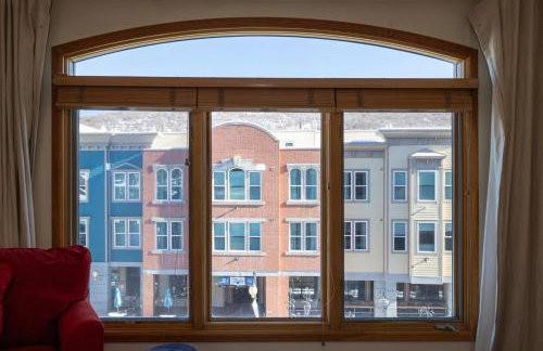 Ski in Ski out Main Street Balcony Hot Tub - Photo 50