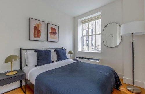 FiDi 1br w game room resident-only speakeasy NYC-1346 - Photo 9