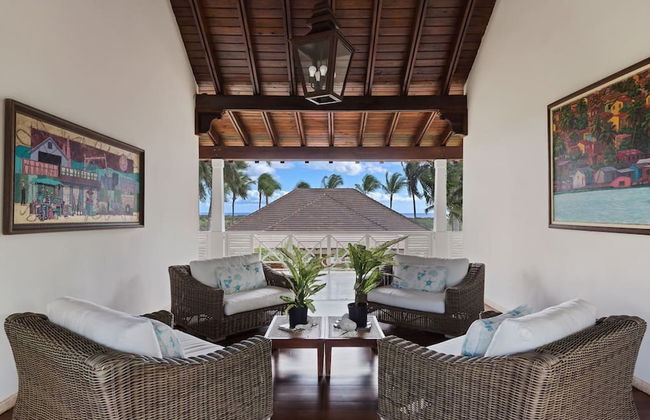 Magnificent Eight Bedroom Holiday Home - Photo 40