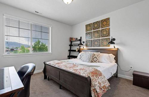 Spacious 2-Story, Pet&Fam Friendly, WFH, Gym&Pool - Foto 15