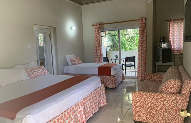 King Suite at Oceanview Resort in Jamaica - Enjoy 7 Miles Of White Sand Beach! 1 Bedroom Villa by RedAwning - Photo 2