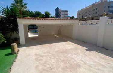 Mediterranean Villa - Private Pool , Garden & BBQ - Photo 39