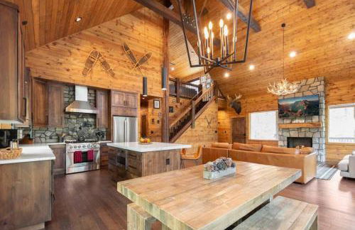One of a Kind Cabin, Covered Deck, Spa, and Games - Foto 8