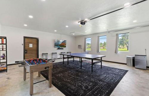 LUX Treehouse on Private Lake next to Lake Conroe with Game room, Paddleboards, Lake Views, and more! - Foto 7