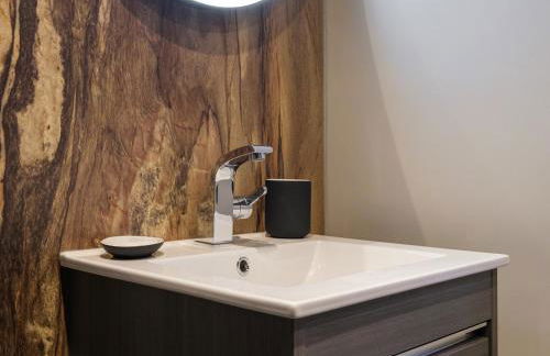 The Neon Rose - Foto 24