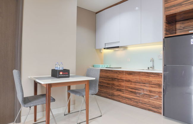 Modern And Comfort Stay 2Br At Ciputra International Apartment - Foto 1