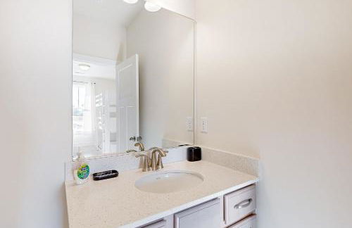 Dock, Game Room! Riverfront Retreat in Seaford - Foto 18