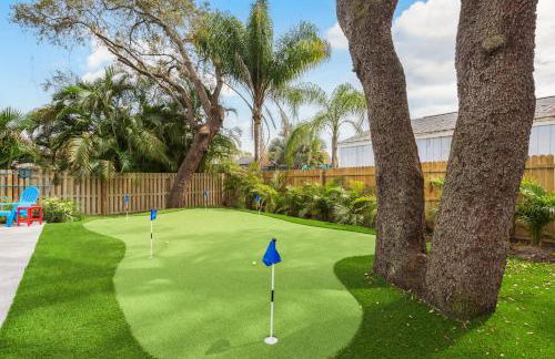 Luxury Family Beach Escape with Heated Pool and Putting Green - Foto 44