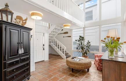 Unbeatable Beachfront Bliss w/ Ocean Views, Luxe Interiors & Patio Beach Road - Foto 19