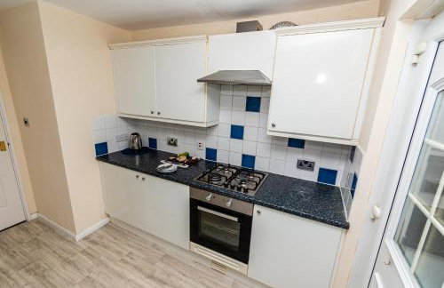 Fife - Driveway Parking Spacious 4 bed house Sleeps 6 Ideal Contractor Accommodation - Foto 12