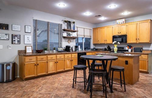 5BR 3BA Family friendly entire home w pool, spa, games, tvs, and more - Photo 6