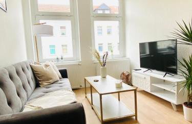 Modern eingerichtetes Apartment mit Balkon - Foto 1