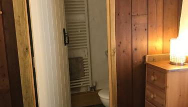 Tiny Cosy Snug - Photo 2