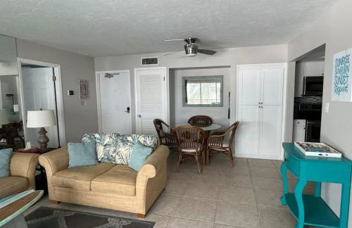 Beachfront Condo! Gulf View From All Rooms, Pool, Chairs Provided - Foto 7