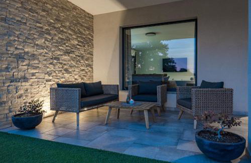 SPECIAL OFFER! NEW LUXURY APARTMENT with pool, fitness, outdoor bar&grill - Foto 35