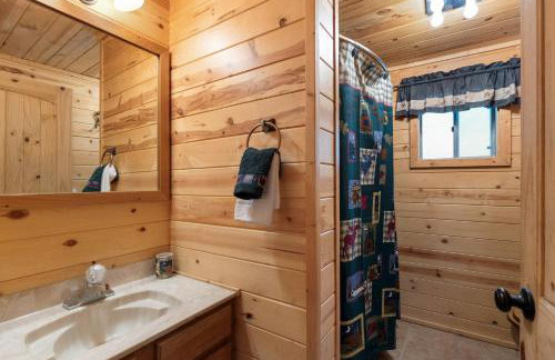 Hayloft Hollow by KABINO Fire Pit Fireplace Loft with Low Ceiling High Chair WiFi - Foto 20