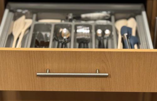 The Vogue Stay, 3 Bedrooms, 2 bathrooms, Ideal for JR & Oxford Hospitals, FREE CarPark, Conveniently located for Ring Road access, 2 miles from Oxford City Centre easy car & bus route - Foto 13