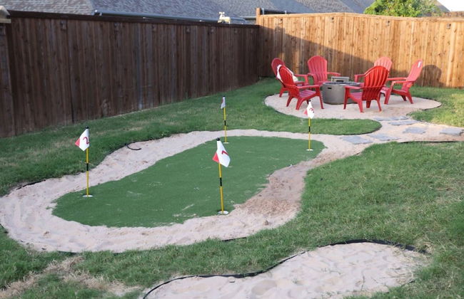 Spacious Home w Putting Green -for Extended Stays - Photo 3