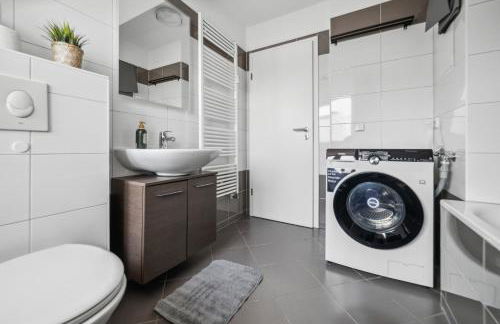 Larooms Merseburg - Apartment NS03 - 2 Zimmer - 4 Betten - Waschmaschine - Parkplatz - Balkon - Foto 11