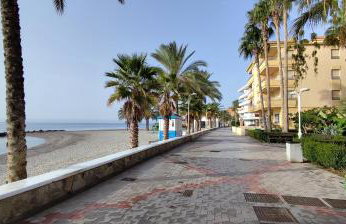 Castell Beach - Sea front - parking - swimming pool - Foto 23